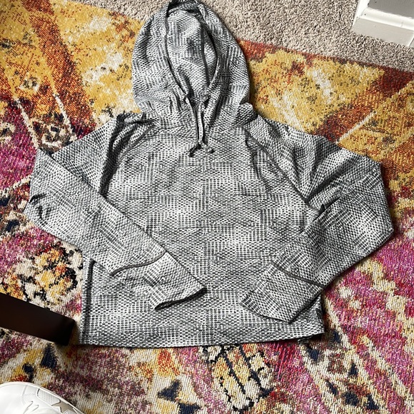 The North Face Cropped Motivation Hoodie Size M - Picture 5 of 10